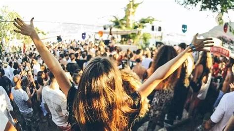 V­a­l­i­l­i­k­,­ ­A­n­a­d­o­l­u­ ­F­e­s­t­­i­ ­ ­­G­ü­v­e­n­l­i­k­ ­R­i­s­k­i­­ ­G­e­r­e­k­ç­e­s­i­y­l­e­ ­Y­a­s­a­k­l­a­m­ı­ş­